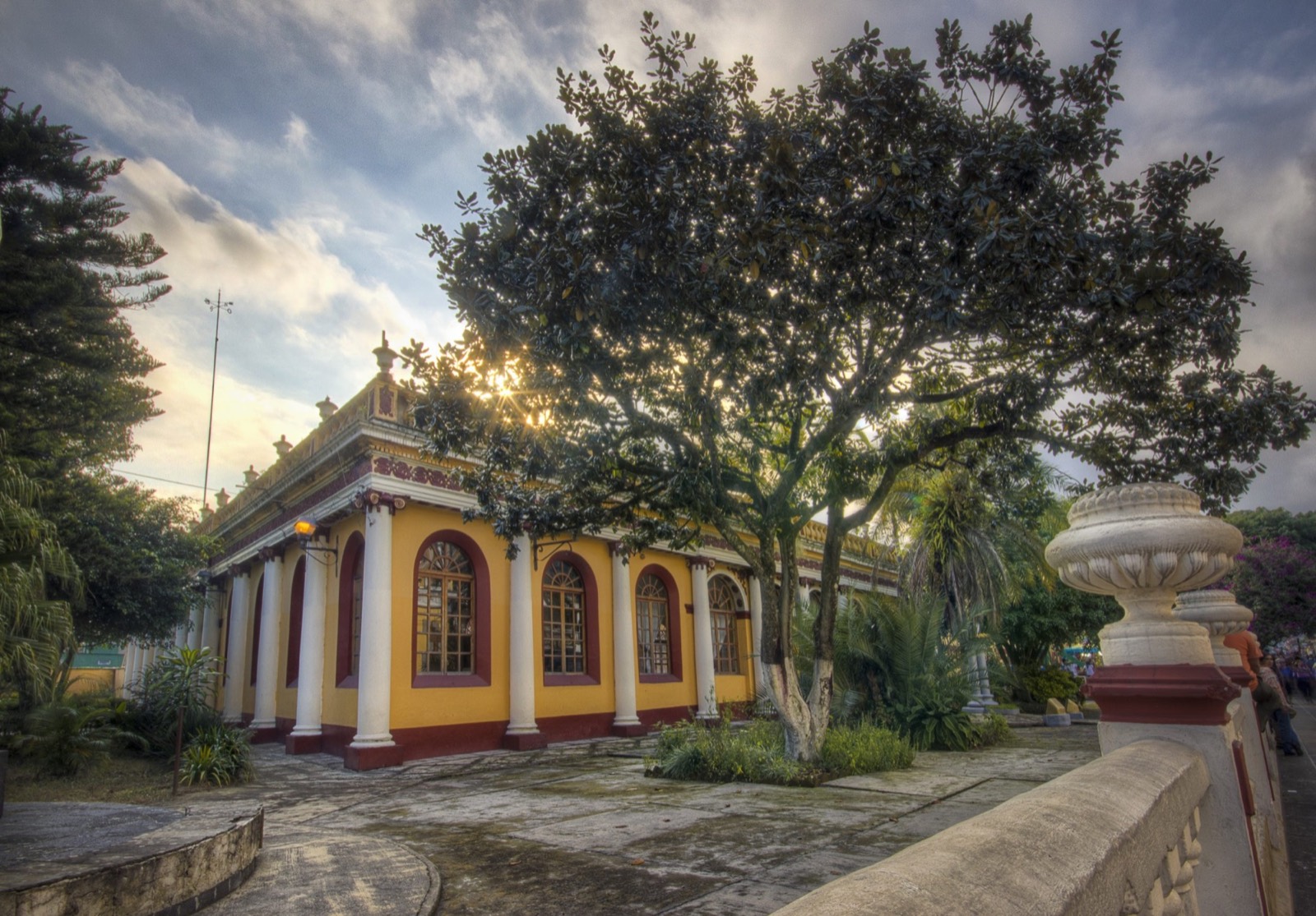 Arquitectura histórica entre jardines de Coatepec