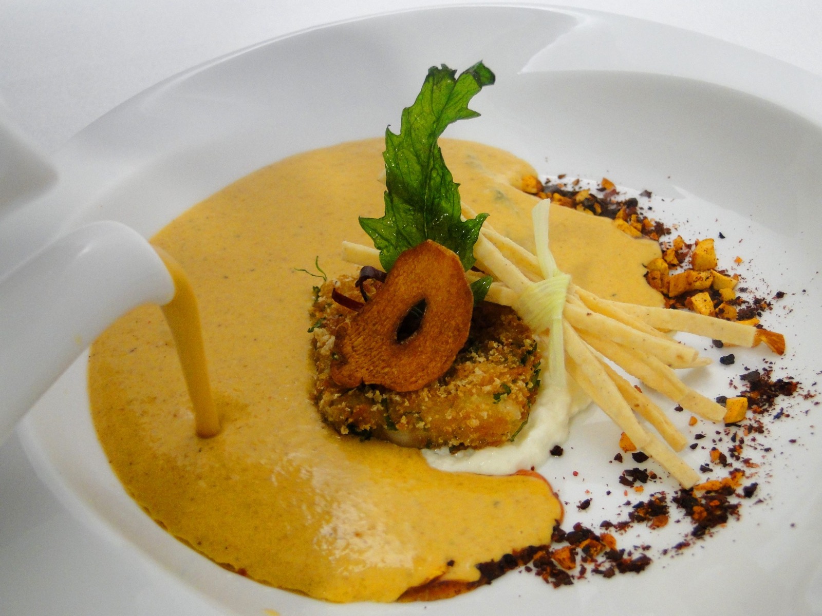 Platillo de crema de flor servido en Quipán